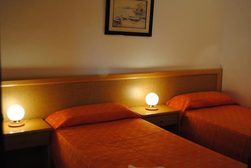 Ohtels Apt Villa Dorada Mariposa Salou 2*,  Spain